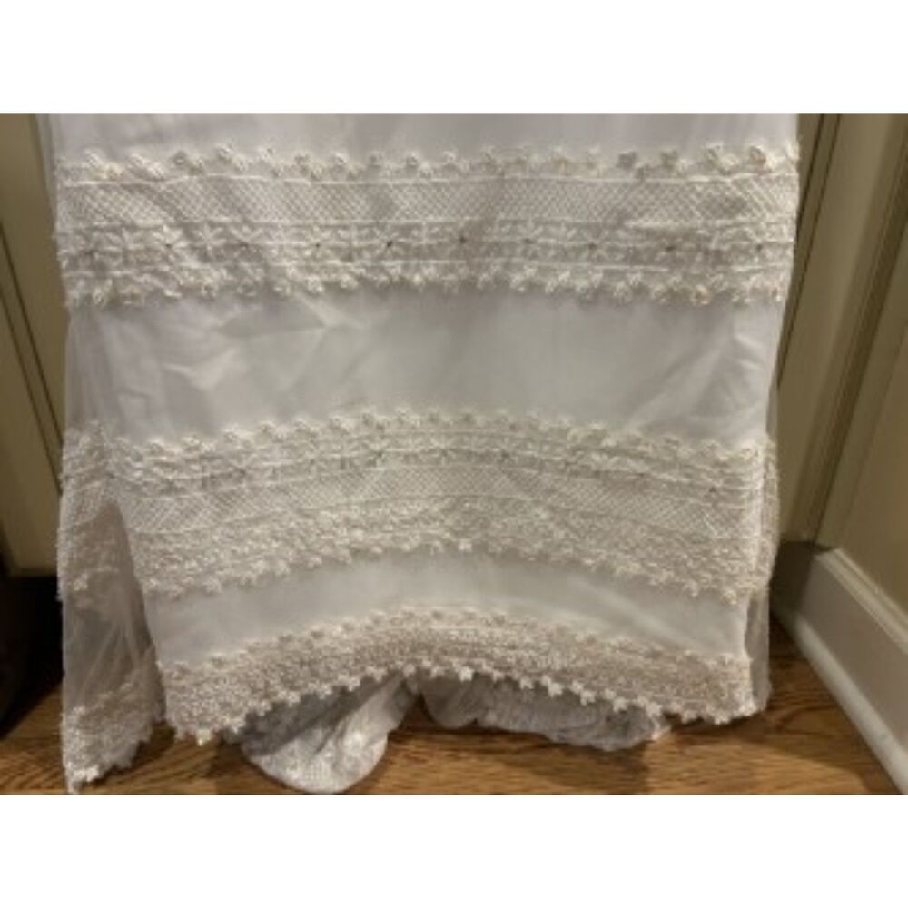 Lady Roi Ivory Gown - Size 4 - Picture 7 of 11
